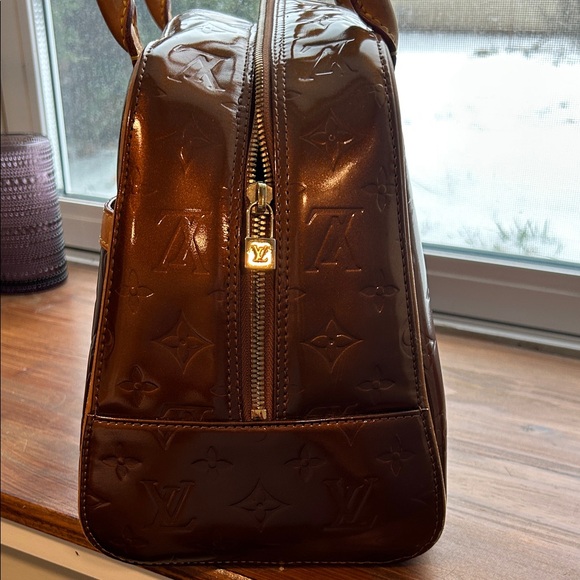 Louis Vuitton Bronze Vernis “Bedford” Leather Bag - Picture 4 of 17